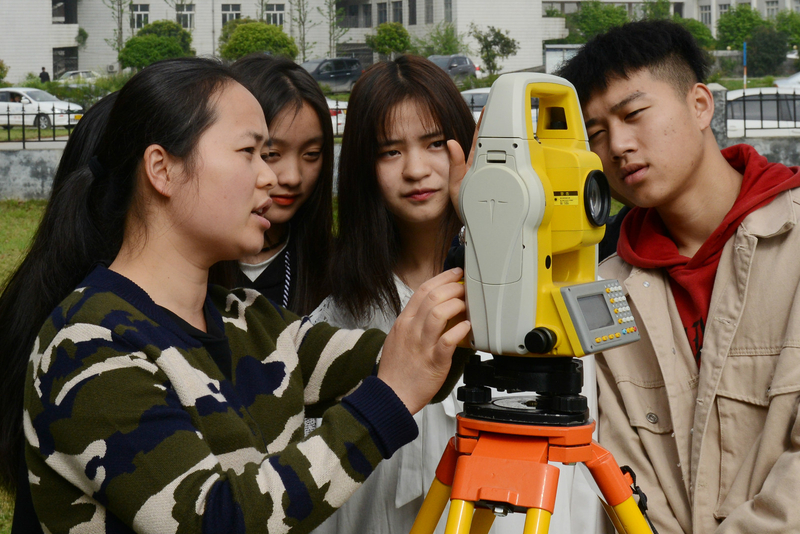 建筑测量实训_meitu_1.jpg